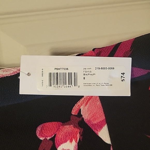 Dress - Picture 2 of 3